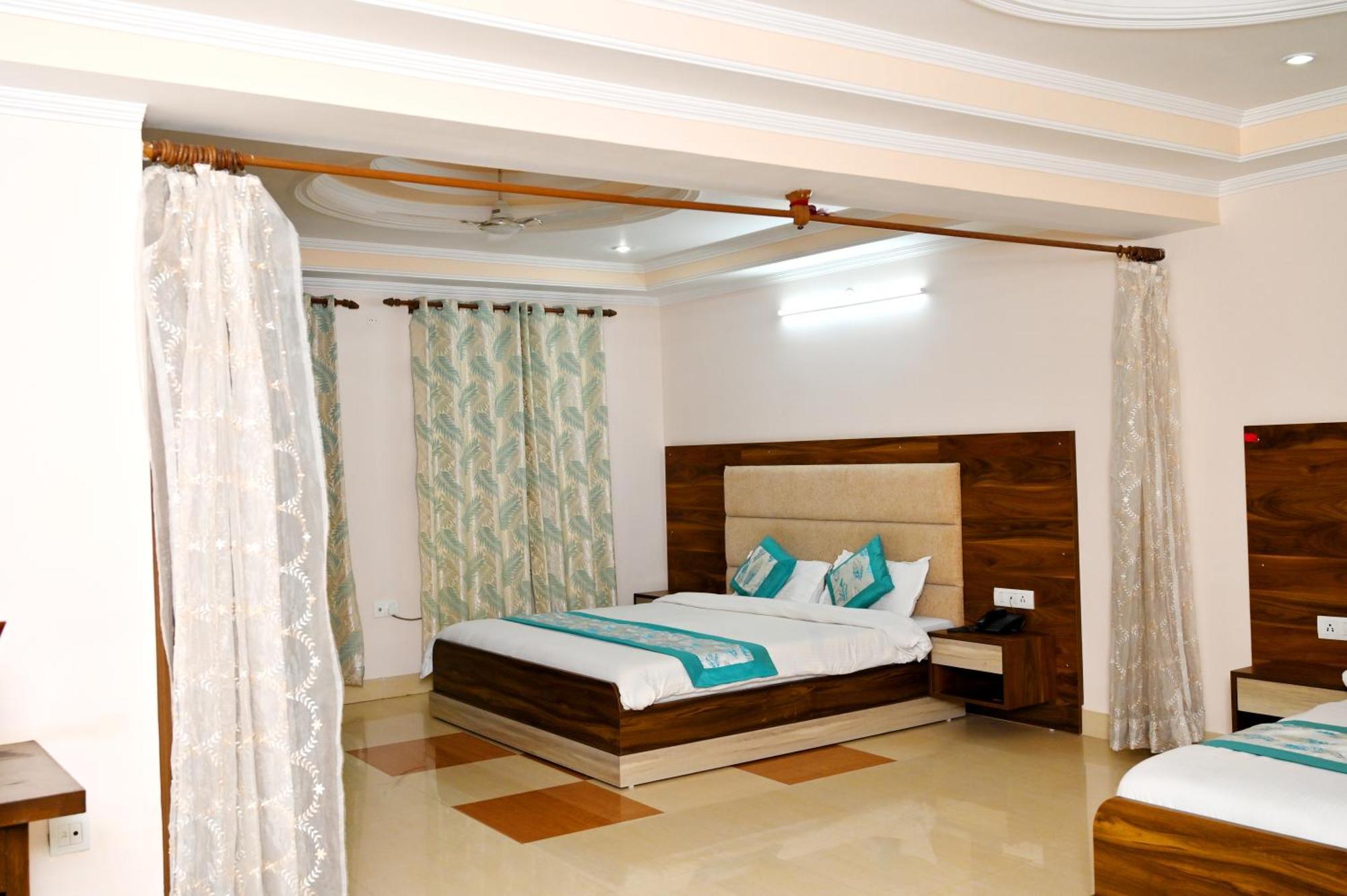 רישיקש Hotel Prasanna Inn מראה חיצוני תמונה