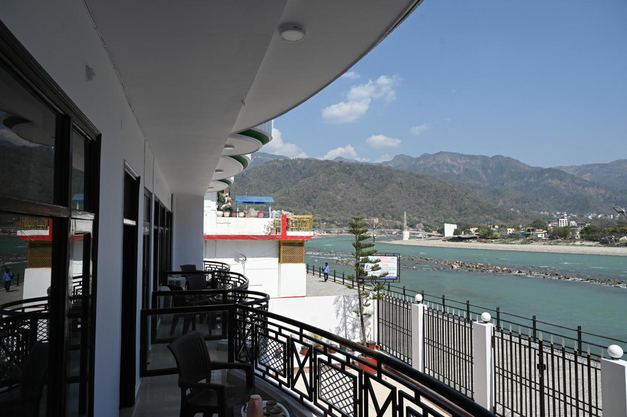 רישיקש Hotel Prasanna Inn מראה חיצוני תמונה
